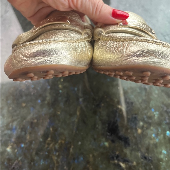 Coach metallic gold leather loafers - Picture 3 of 9